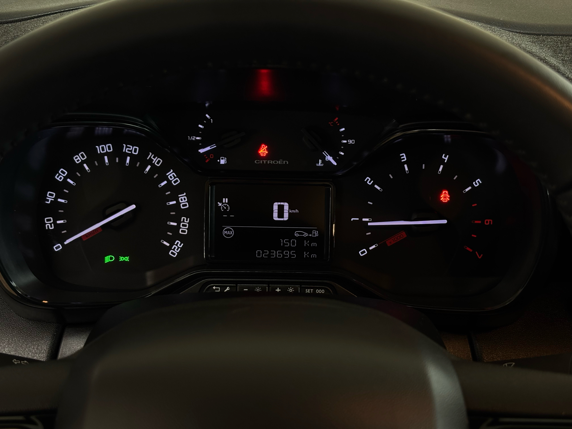 Grå Citroën C3 Aircross fra 2023