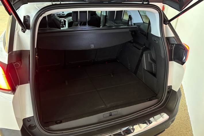 Hvid Peugeot 5008 fra 2019