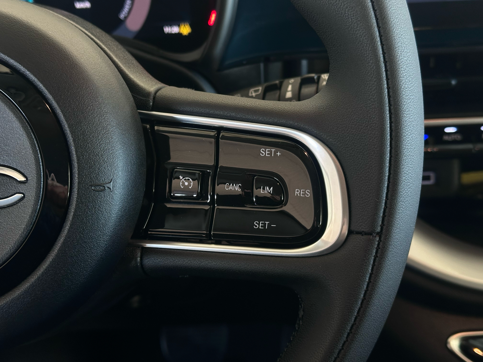Grøn Fiat 500e fra 2024