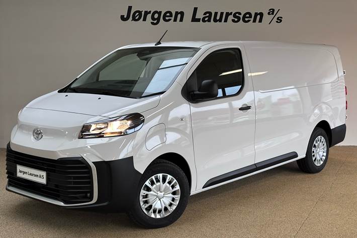 Hvid Toyota Proace Electric fra 2025 set udefra