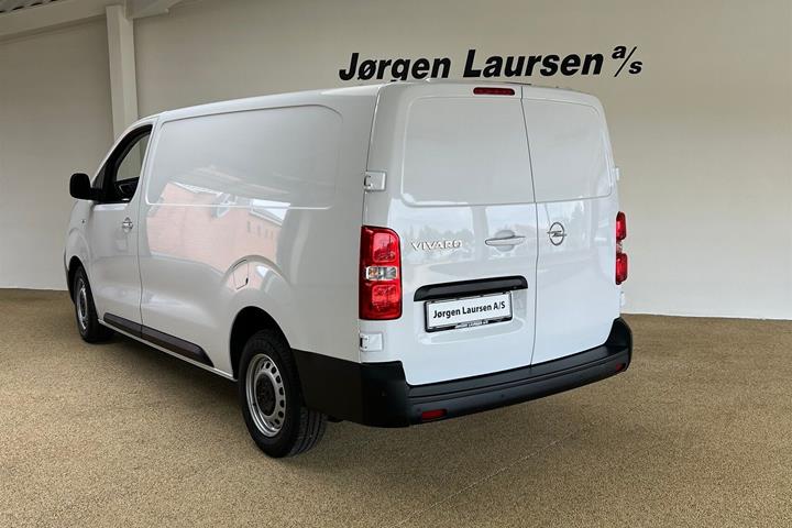 Hvid Opel Vivaro fra 2025