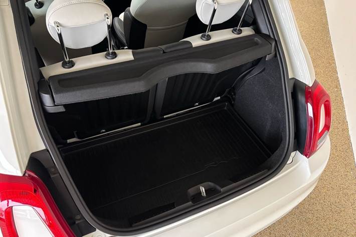 Hvid Fiat 500 fra 2023