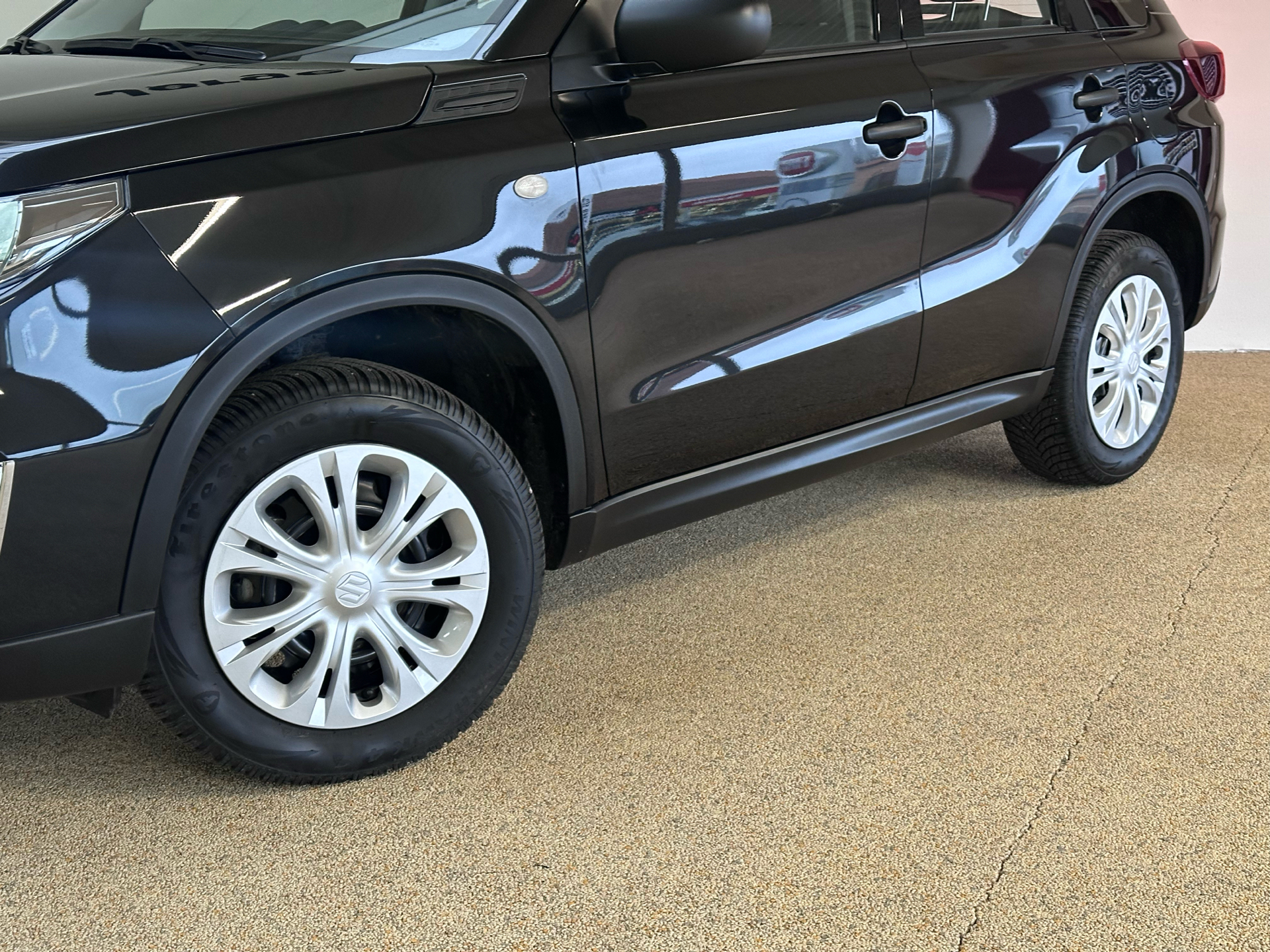 Sort Suzuki Vitara fra 2024