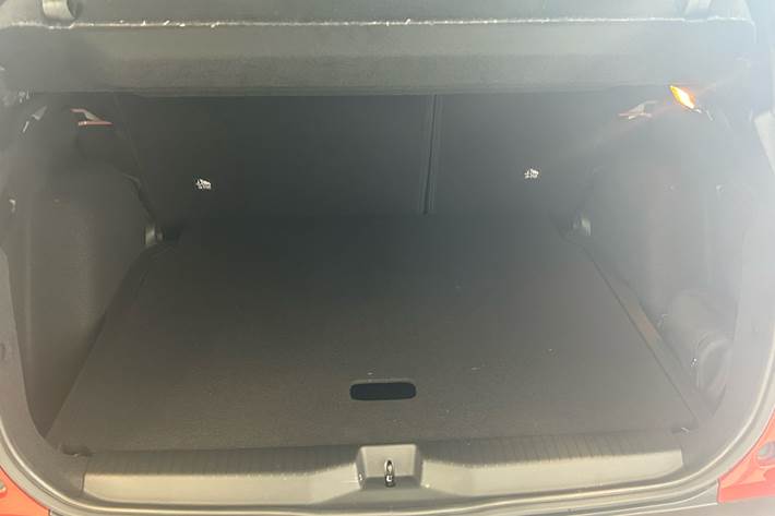 Orange Opel Frontera fra 2025