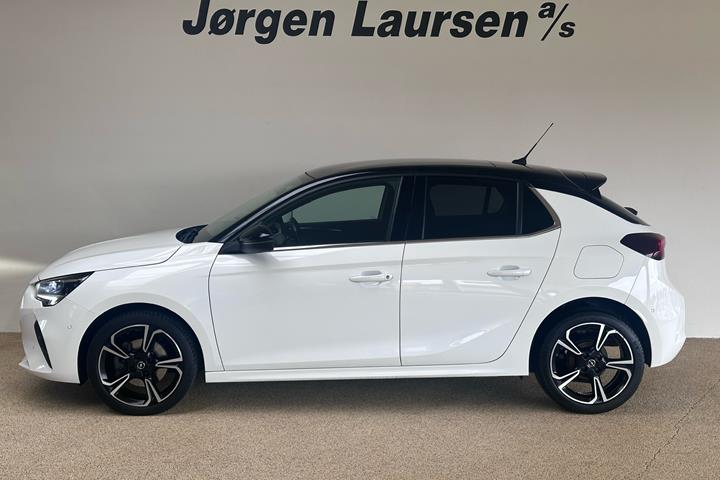 Hvid Opel Corsa fra 2022