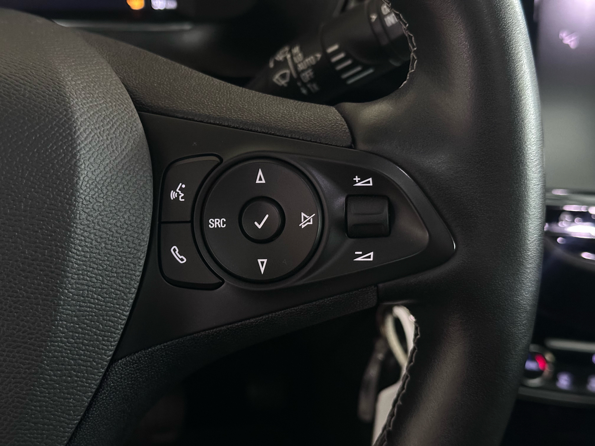 Hvid Opel Corsa fra 2022