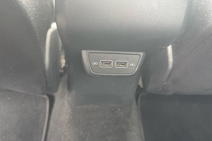 Hvid VW Polo fra 2020