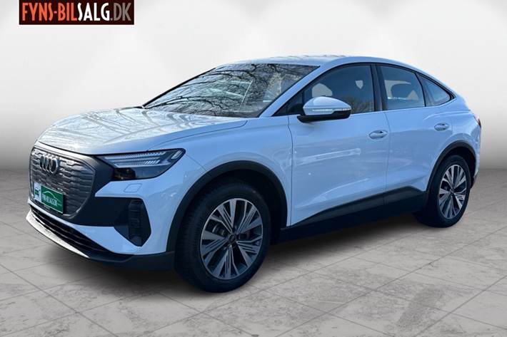 Hvid Audi Q4 fra 2022 set udefra
