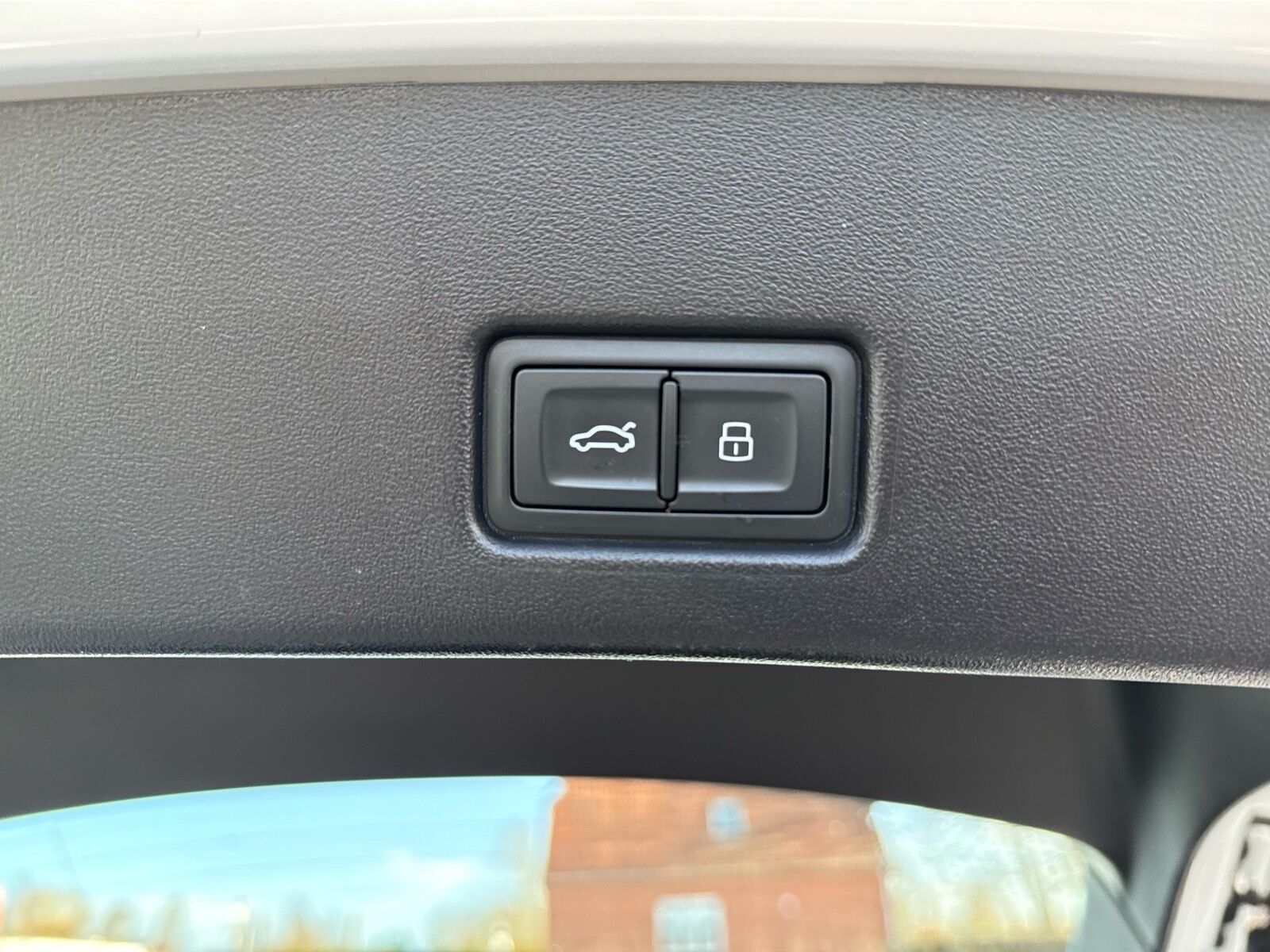 Hvid Audi Q4 fra 2022