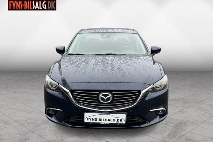 Blå Mazda 6 fra 2017