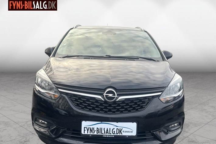 Sort Opel Zafira fra 2018