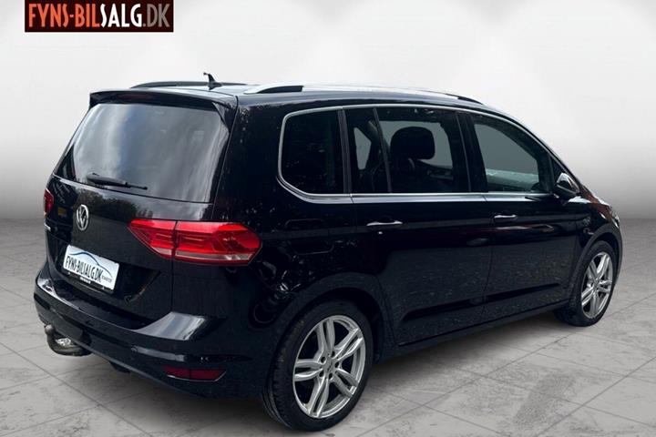 Sort VW Touran fra 2018