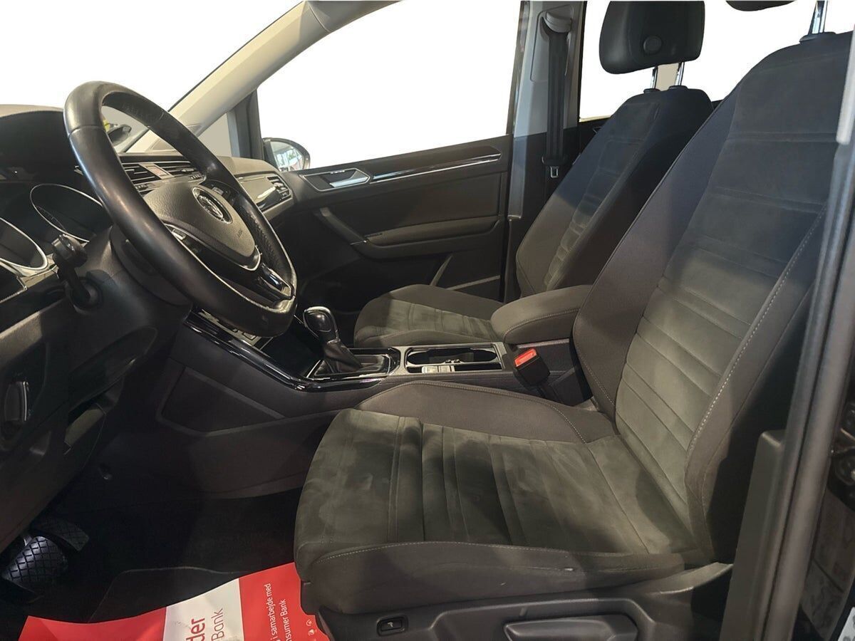 Sort VW Touran fra 2018