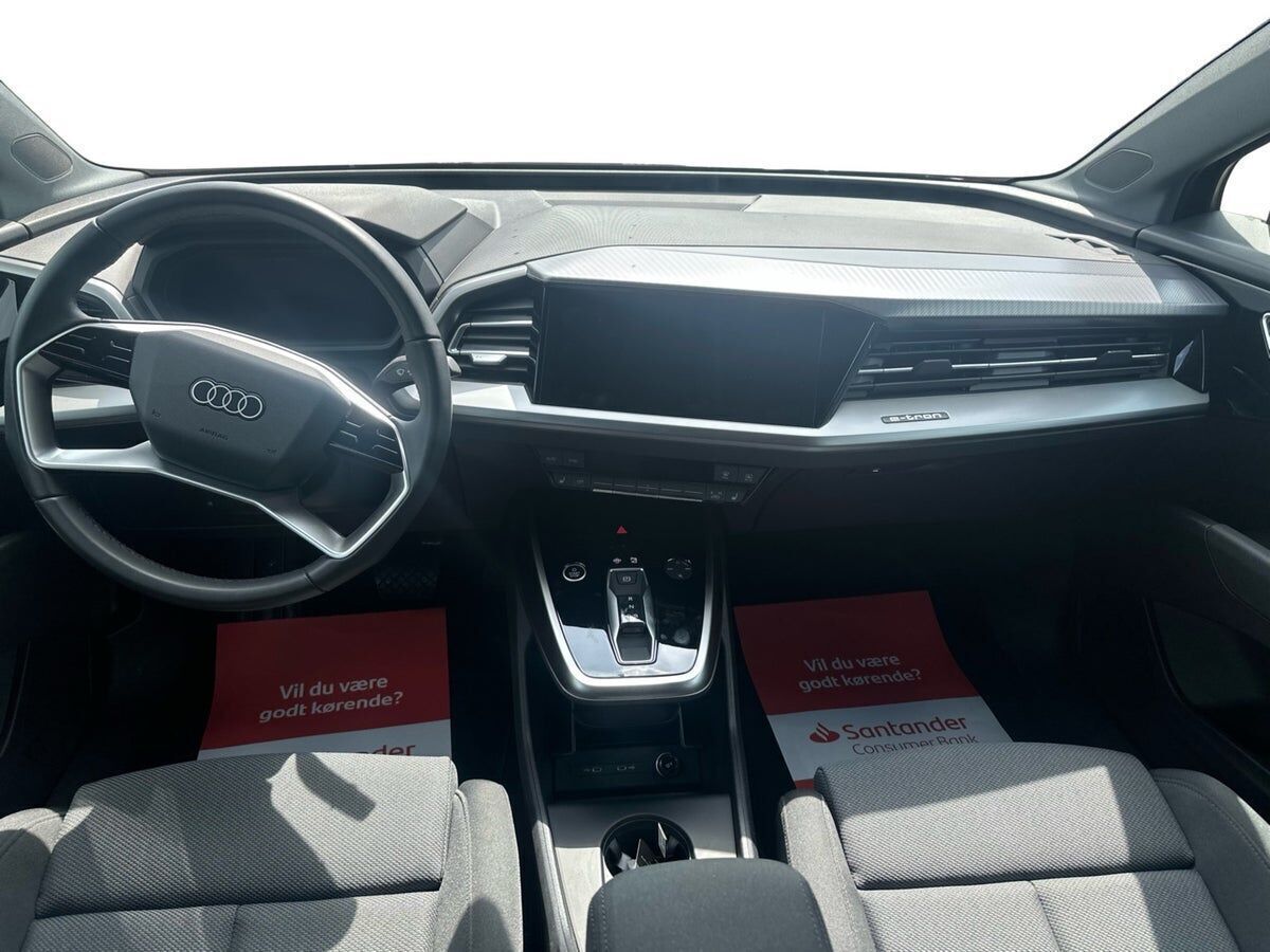 Sort Audi Q4 fra 2024
