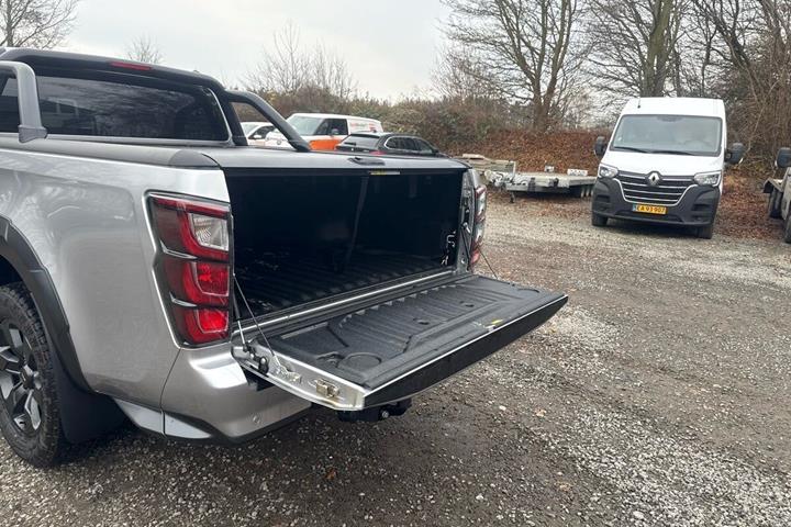 Sølv Isuzu D-Max fra 2026