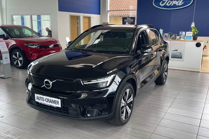 Sort Volvo XC40 fra 2022