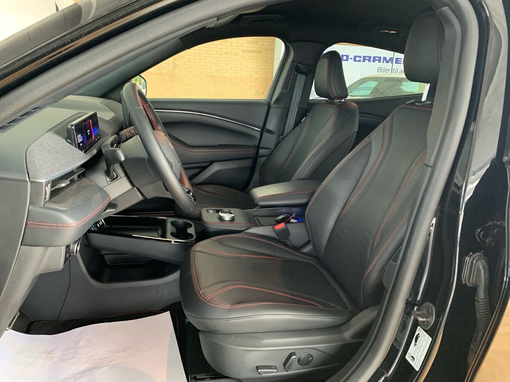 Ford Mustang Mach-E EL UR Premium 294HK 5d Aut.