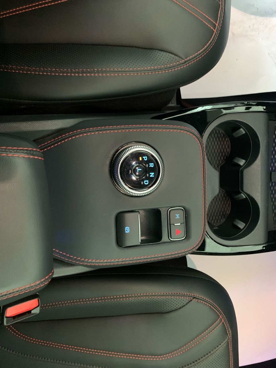 Sort Ford Mustang Mach-E fra 2024