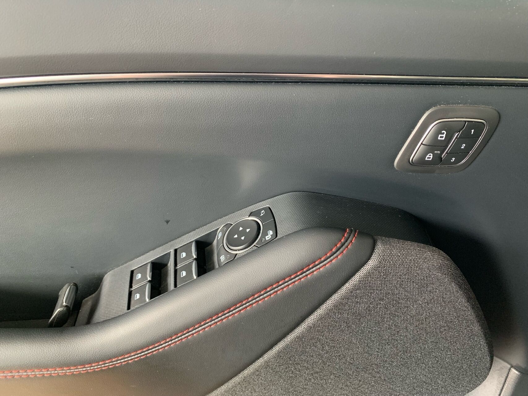 Sort Ford Mustang Mach-E fra 2024