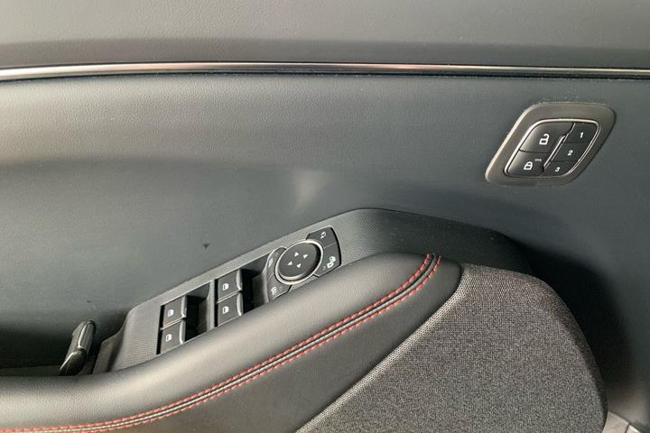 Sort Ford Mustang Mach-E fra 2024