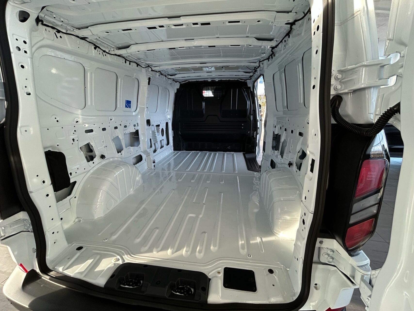 Ford Transit Custom 2,0 320 L2H1 EcoBlue Trend 136HK Van 8g Aut.