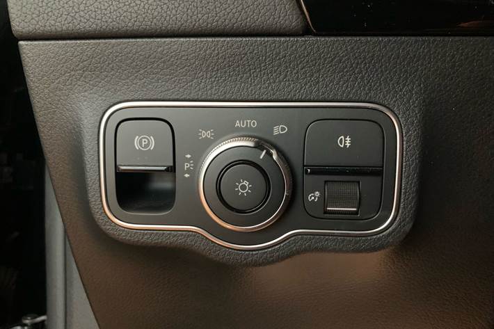 Sort Mercedes EQA 250+ fra 2023