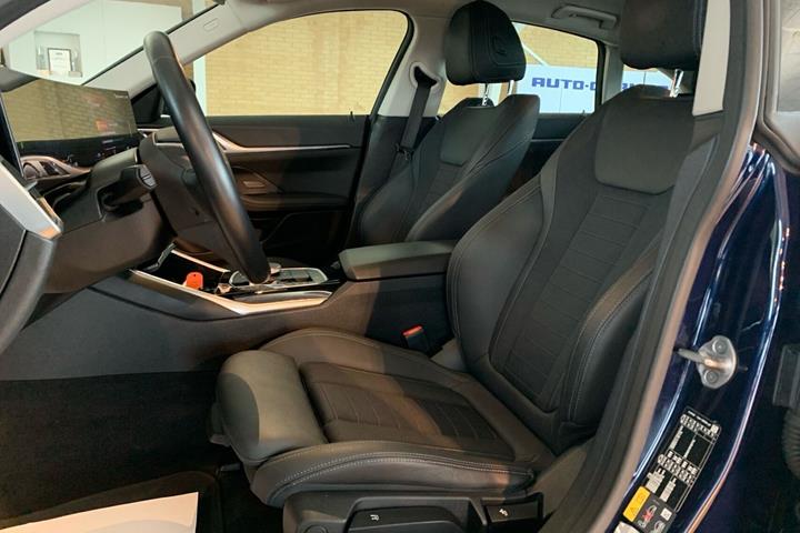 Blå BMW i4 fra 2023