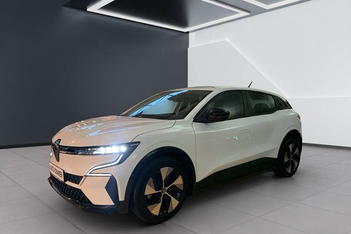 Hvid Renault Mégane fra 2023 set udefra