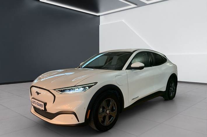 Hvid Ford Mustang Mach-E fra 2021 set udefra