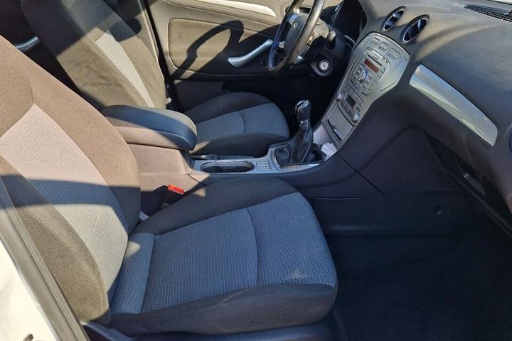 Hvid Ford Mondeo fra 2008