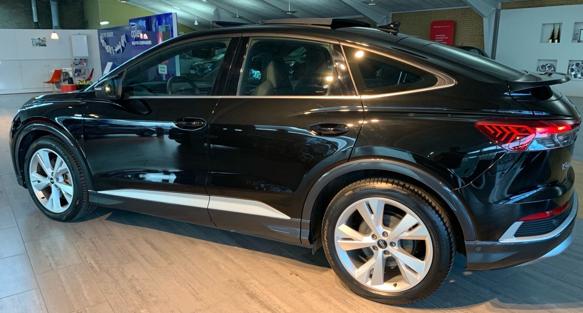 Sort Audi Q4 fra 2023