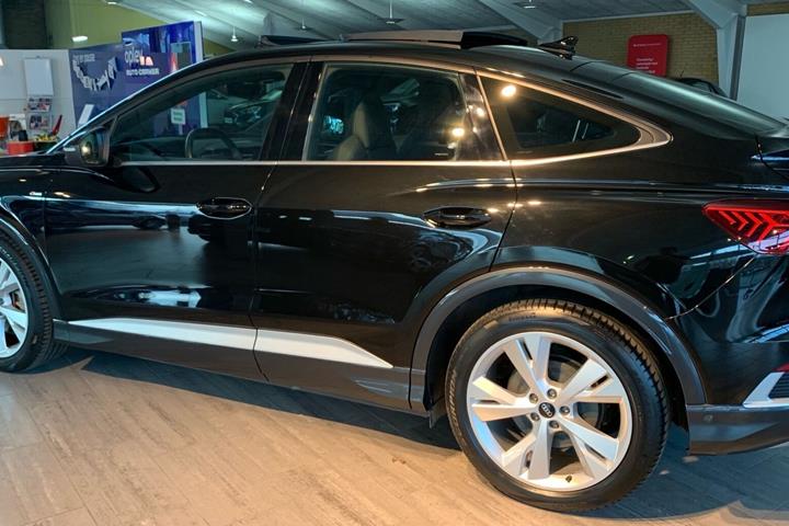 Sort Audi Q4 fra 2023