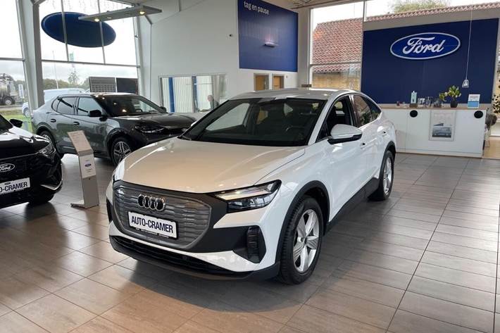 Hvid Audi Q4 fra 2023