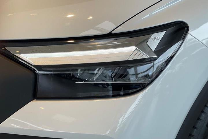 Hvid Audi Q4 fra 2023