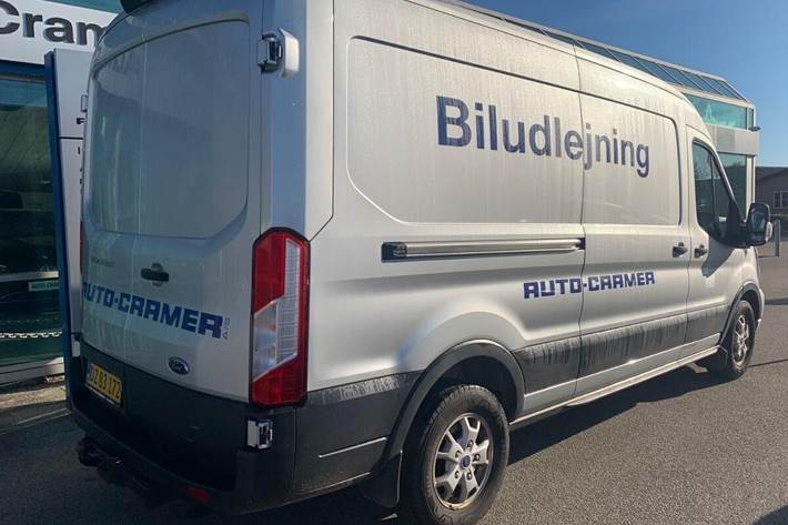 Sølv Ford Transit fra 2024