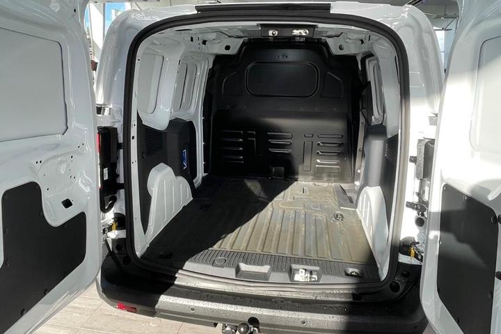 Hvid Ford Transit Courier fra 2024