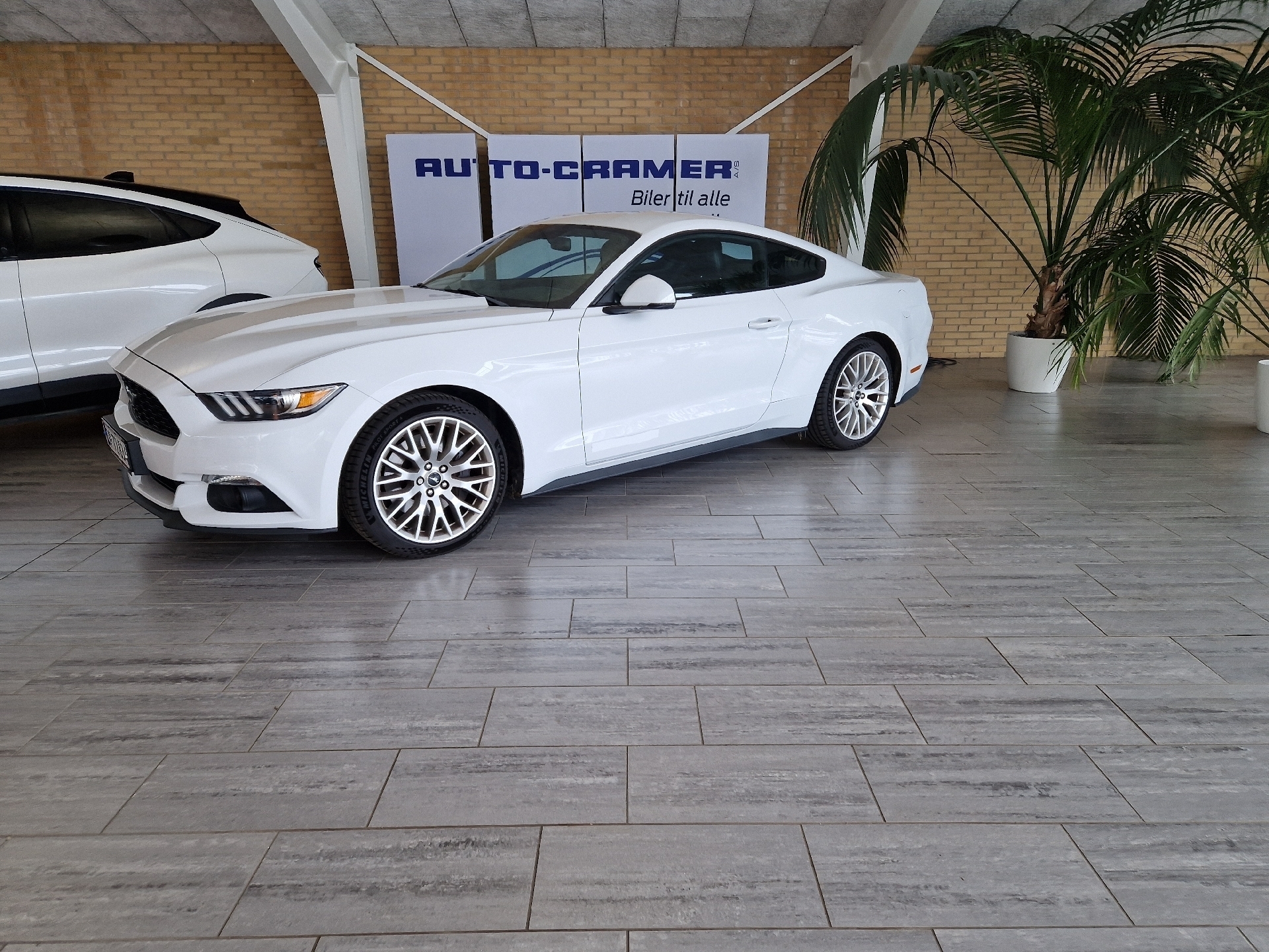 Ford Mustang 2,3 EcoBoost 314HK 2d 6g