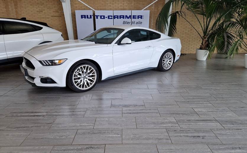 Ford Mustang 2,3 EcoBoost 314HK 2d 6g