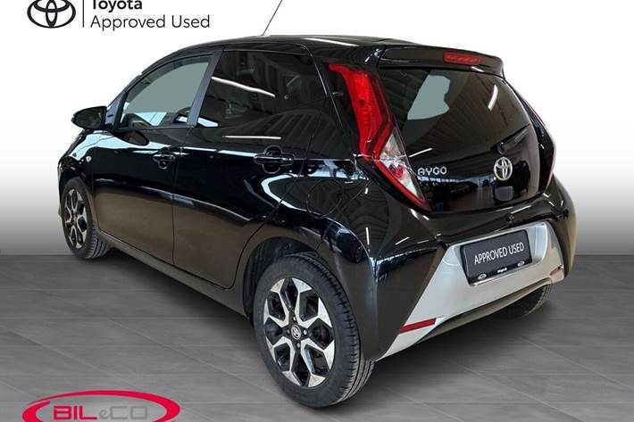 Sort Toyota Aygo fra 2020