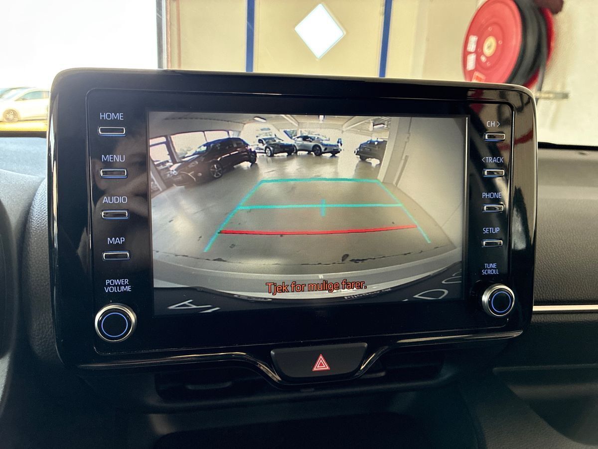 Hvid Toyota Yaris fra 2022