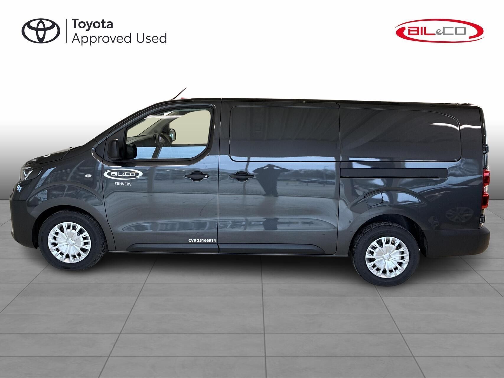 Grå Toyota ProAce fra 2026