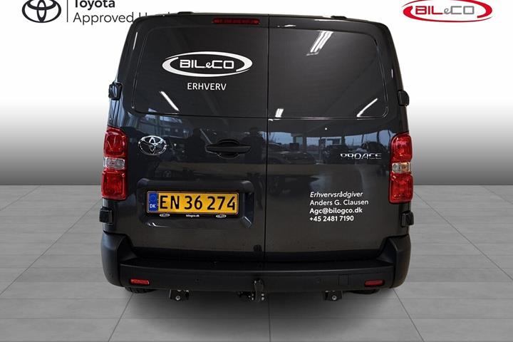 Grå Toyota ProAce fra 2026