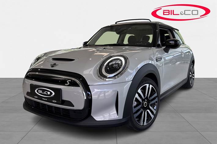 Hvid Mini Cooper fra 2022 set udefra