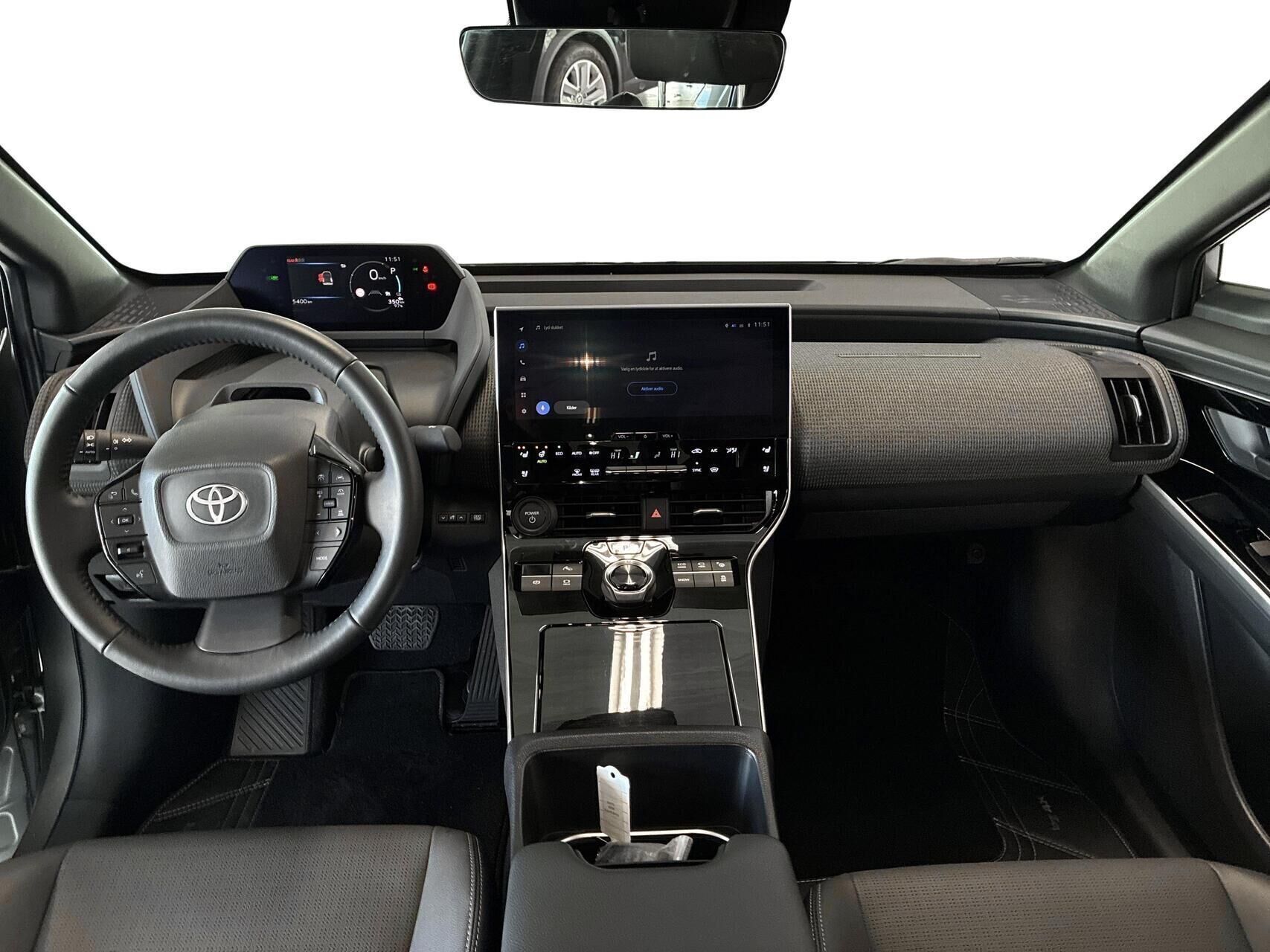 Grå Toyota BZ4X fra 2025
