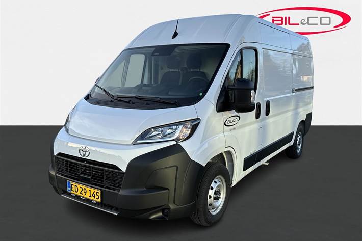Hvid Toyota Proace Max fra 2024