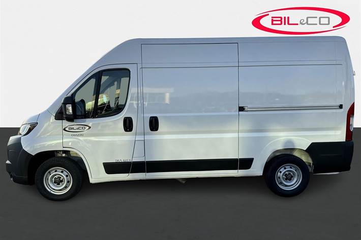 Hvid Toyota Proace Max fra 2024
