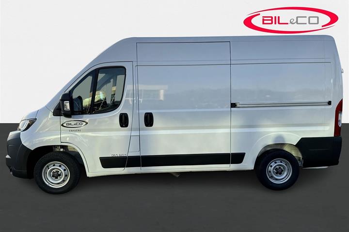 Hvid Toyota Proace Max fra 2024