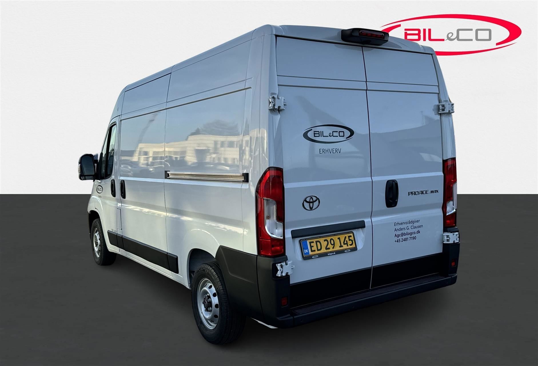 Hvid Toyota Proace Max fra 2024