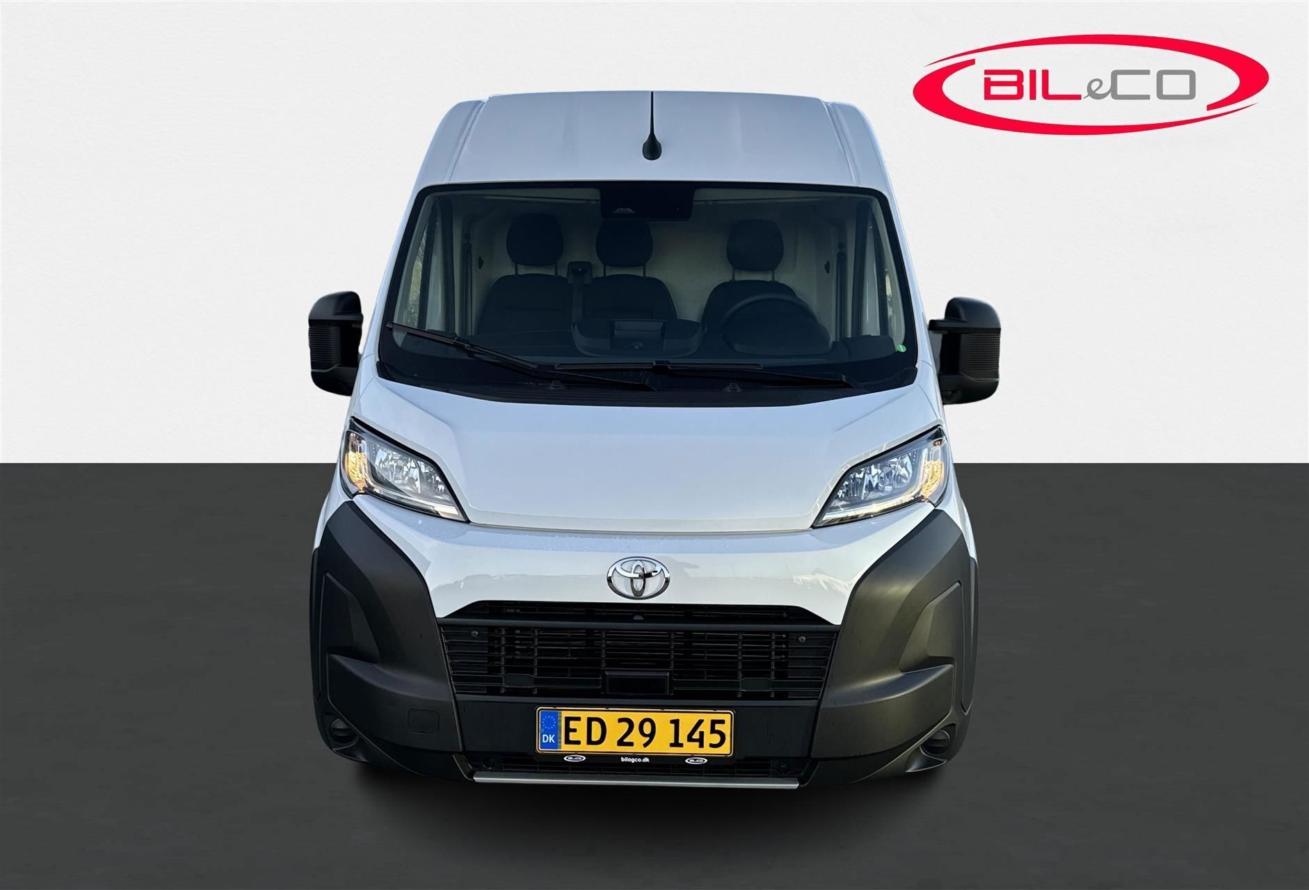 Hvid Toyota Proace Max fra 2024