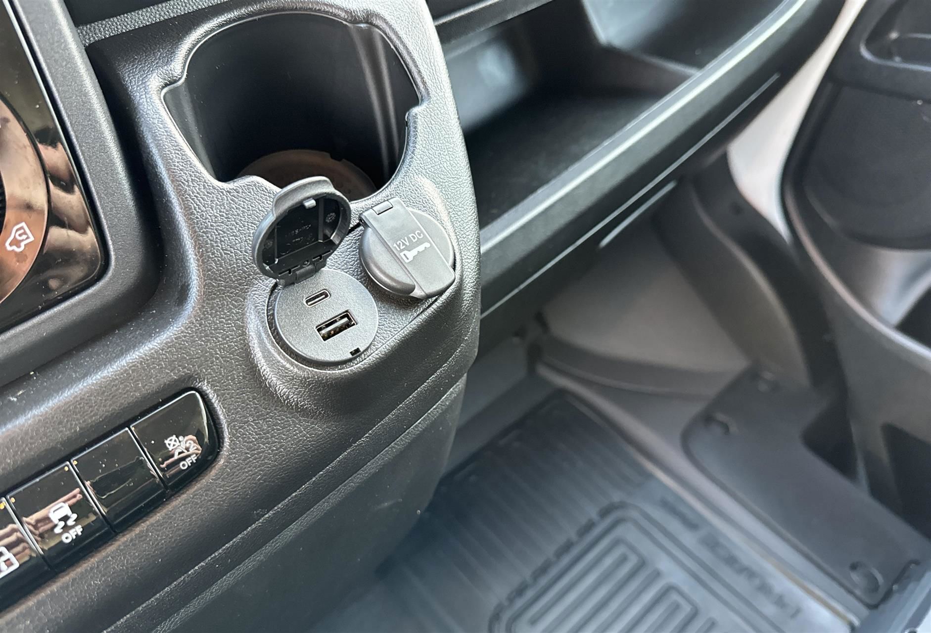 Hvid Toyota Proace Max fra 2024
